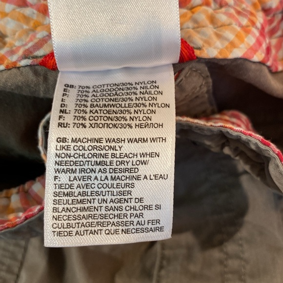 The North Face - active khaki capri pants. Size 8 - Picture 4 of 10